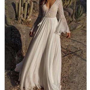 V-neck flares backless white maxi dress